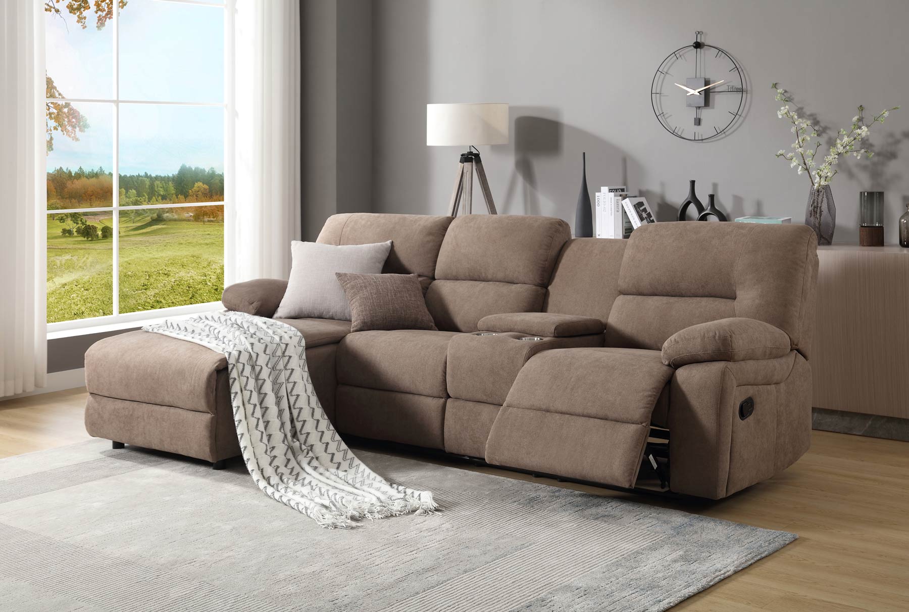 Moderne Ecksofa mit Chaiselongue Farben: Braun, Grau und Hell-Grau Funktionen: Relax- und Liegefunktion Material: Komfortabler Stoffbezug